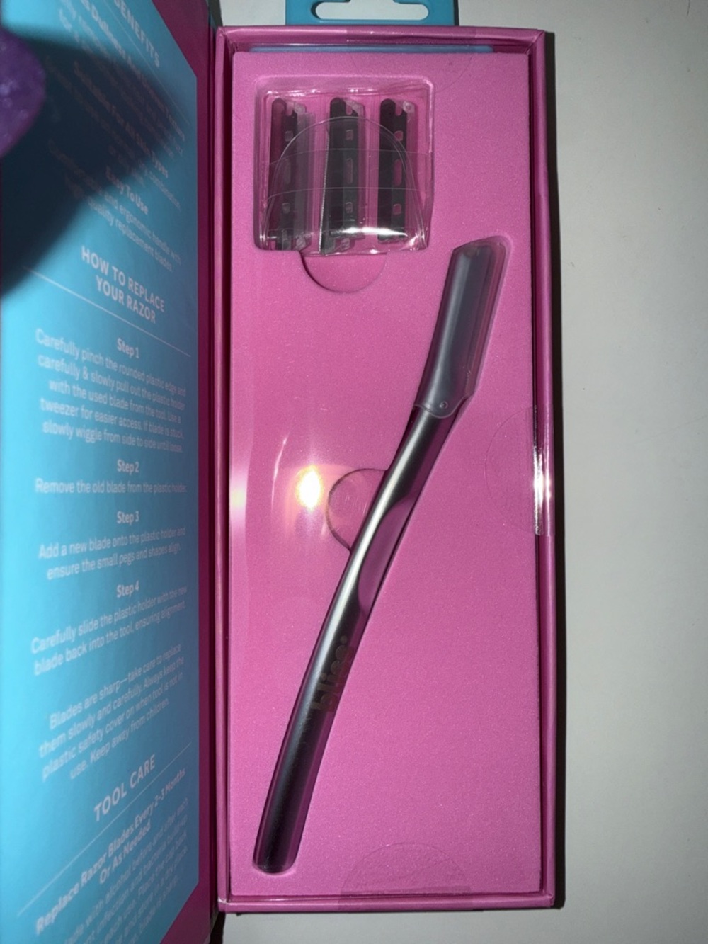Bliss Dermaplaning Facial Razor Kit Stainless Steel Replacement Blades NIB - Picture 4 of 4